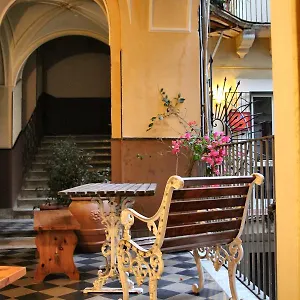 *** Bed & Breakfast Cortile Stesicoro Italy